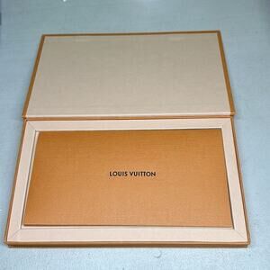Louis Vuitton Gift Card Box. Empty. Comes with envelopes.  Magnetic closure Auth